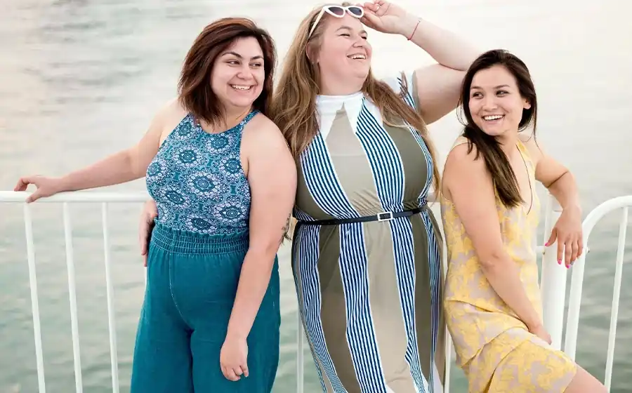 Millennials enjoying outdoor time, representing body confidence and modern liposuction choices in Bangalore